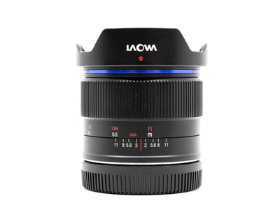 Venus Laowa 7.5mm f/2 Ultra Grande Angular - Montagem Micro Quatro Terços (Abertura Automática)