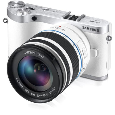 SLR NX1000 - Branca + Lente Samsung 18-55 mm f/3.5-5.6 OIS III + Lente Samsung 50-200 mm f/4-5.6 ED OIS II f/3.5-5.6 + f/4-5.6