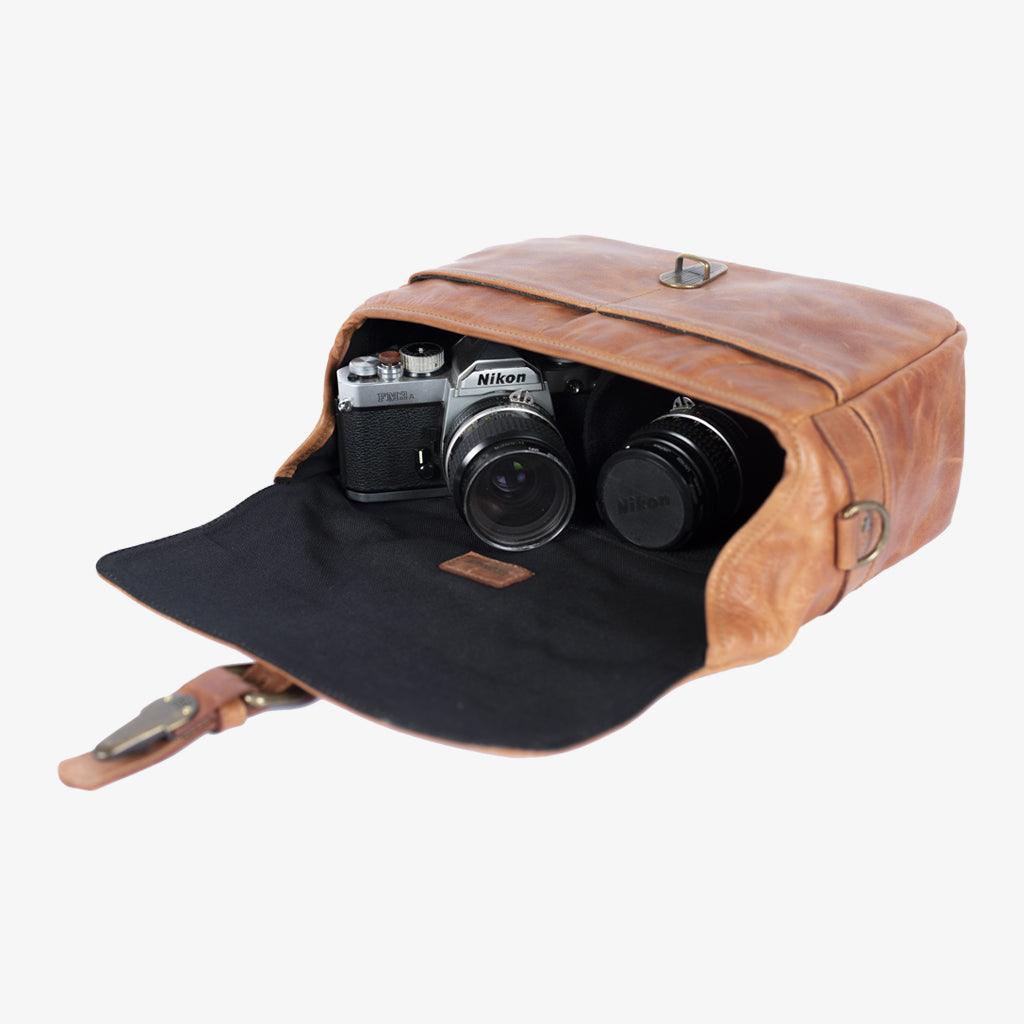 París tanned Leather Camera Bag