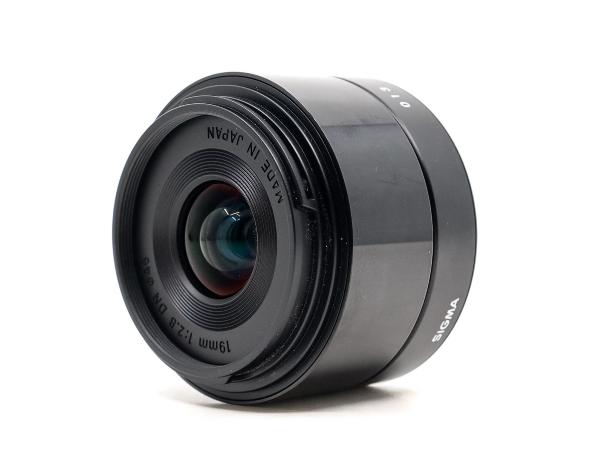 Sigma 19mm f/2.8 DN ART - Micro Four Thirds Fit - segunda mano - excelente estado - detalle 2 de 3 - SKU 3798296 - Camera Mar