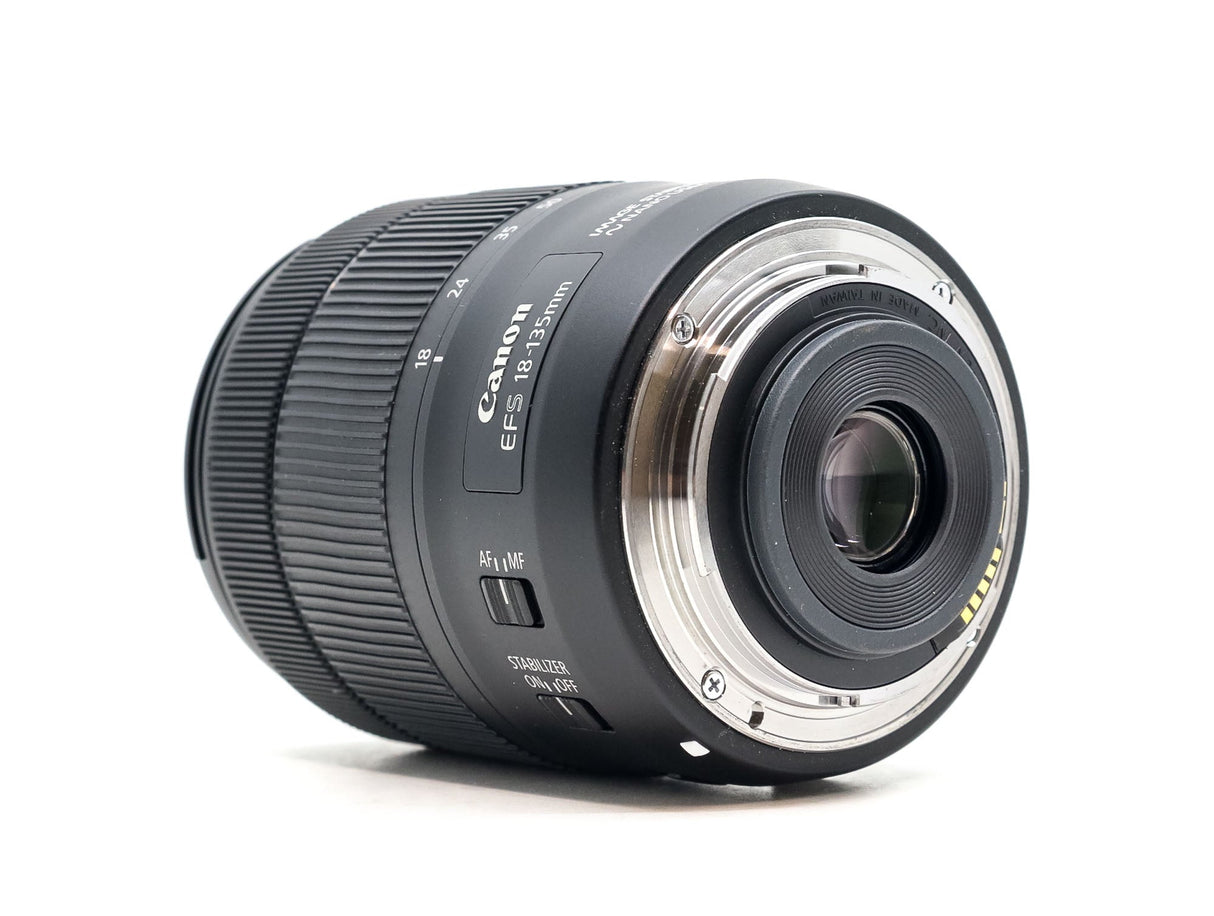 Canon EF-S 18-135mm f/3.5-5.6 IS USM - segunda mano - excelente estado - detalle 3 de 3 - SKU 3773120 - Camera Market