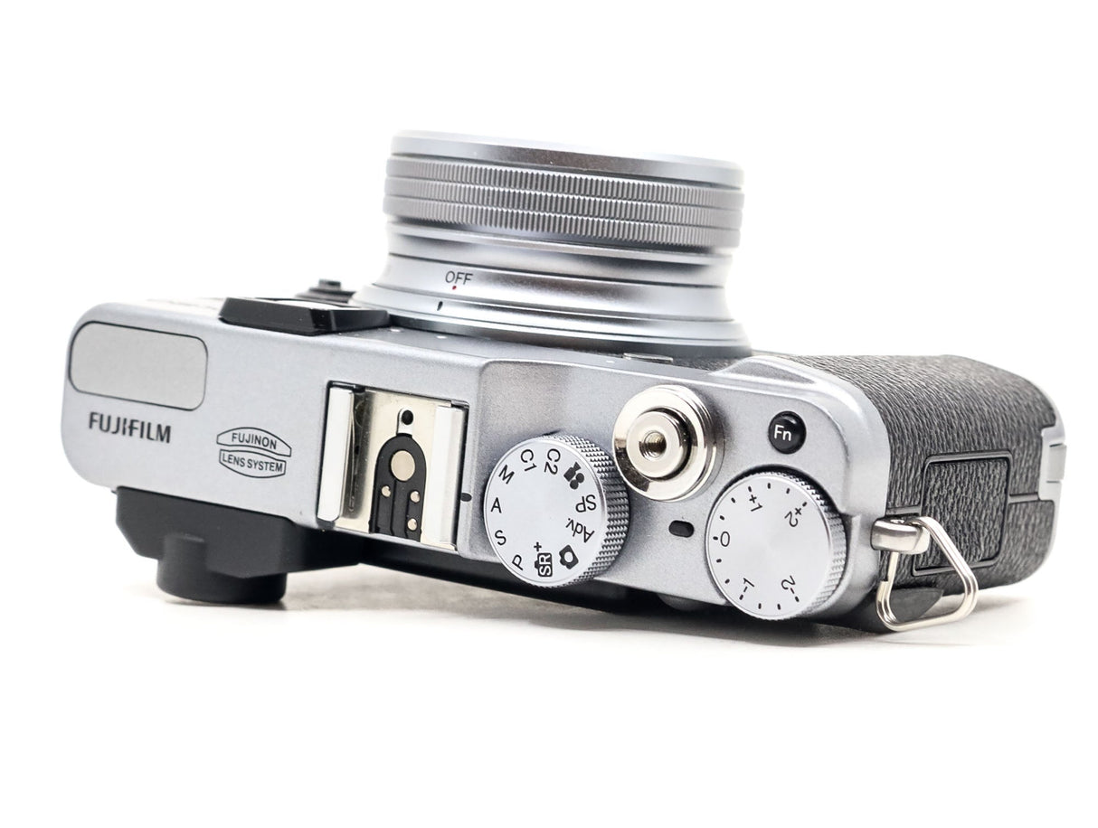 Fujifilm X20 - segunda mano - excelente estado - detalle 3 de 4 - SKU 3782113 - Camera Market