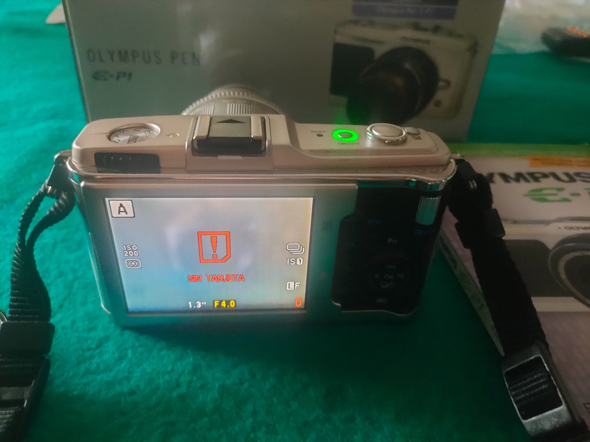 Olympus Pen EP-12fd306b8-336a-4918-bf00-55052cbefef3