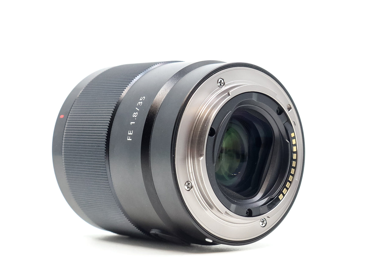Sony FE 35 mm f/1.8