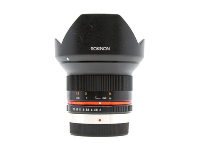 Rokinon 12mm f/2 NCS CS - Montagem Micro Four Thirds