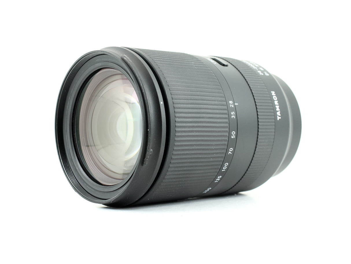 Tamron 28-200mm f/2.8-5.6 Di III RXD - Sony FE Fit - segunda mano - excelente estado - detalle 4 de 5 - SKU 3712312 - Camera