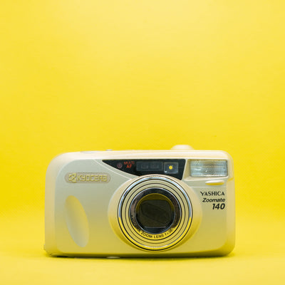 Yashica Zoomate 140 (Versão Premium Kyocera) - Câmera Compacta de Filme 35mm