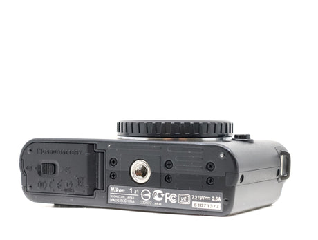 **Nikon 1 J1**