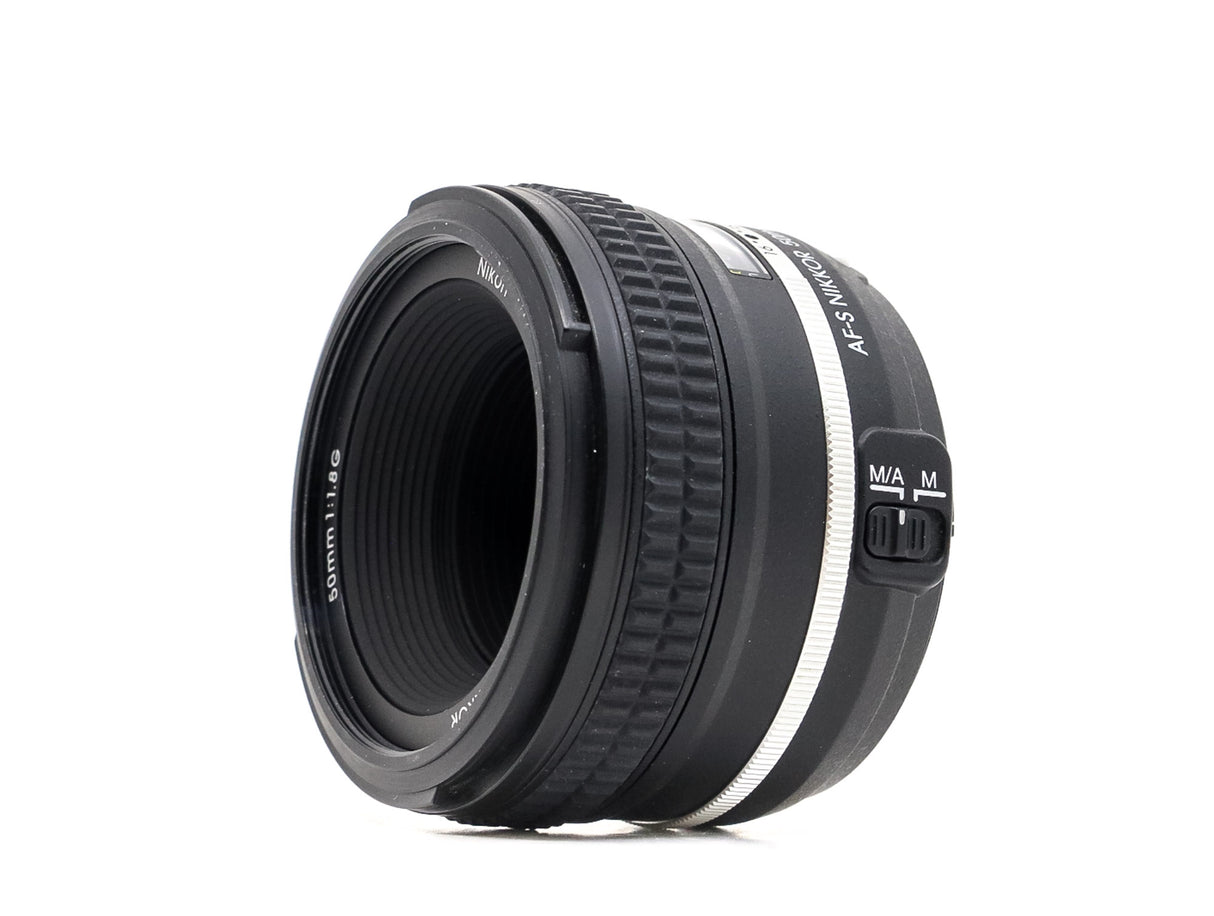 Nikon AF-S Nikkor 50mm f/1.8G (DF Special Edition)