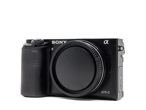 Sony Alpha A6000 - segunda mano - excelente estado - foto principal - SKU 3647870 - Camera Market