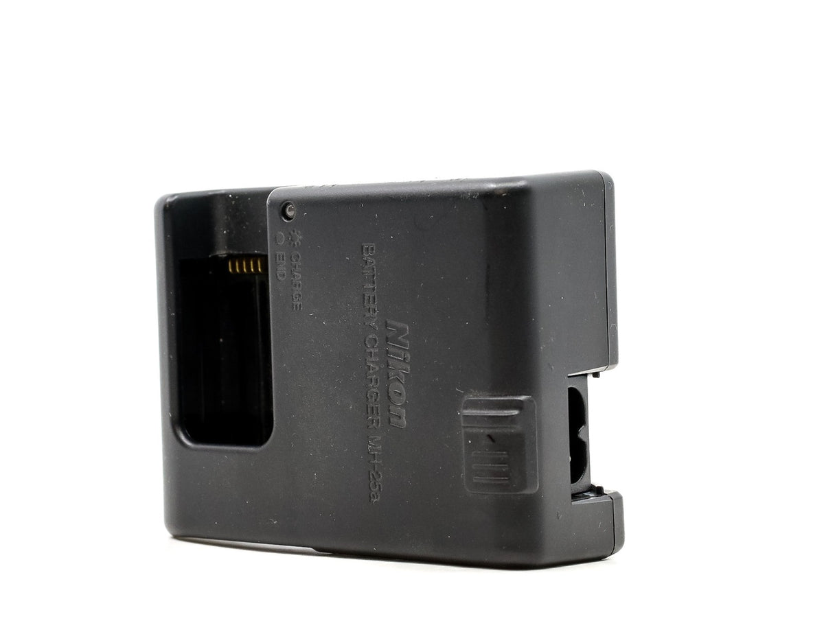 Nikon MH-25a Charger · imagem principal