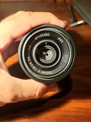 SonySel24f18z fe05e79c-abcd-41a0-bb0e-813829ee0ace