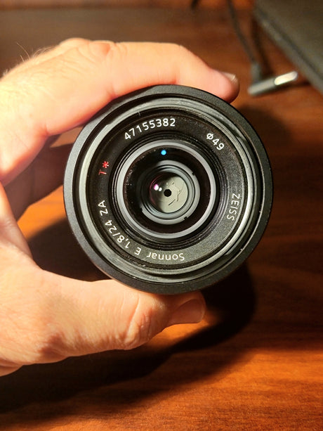 SonySel24f18z fe05e79c-abcd-41a0-bb0e-813829ee0ace