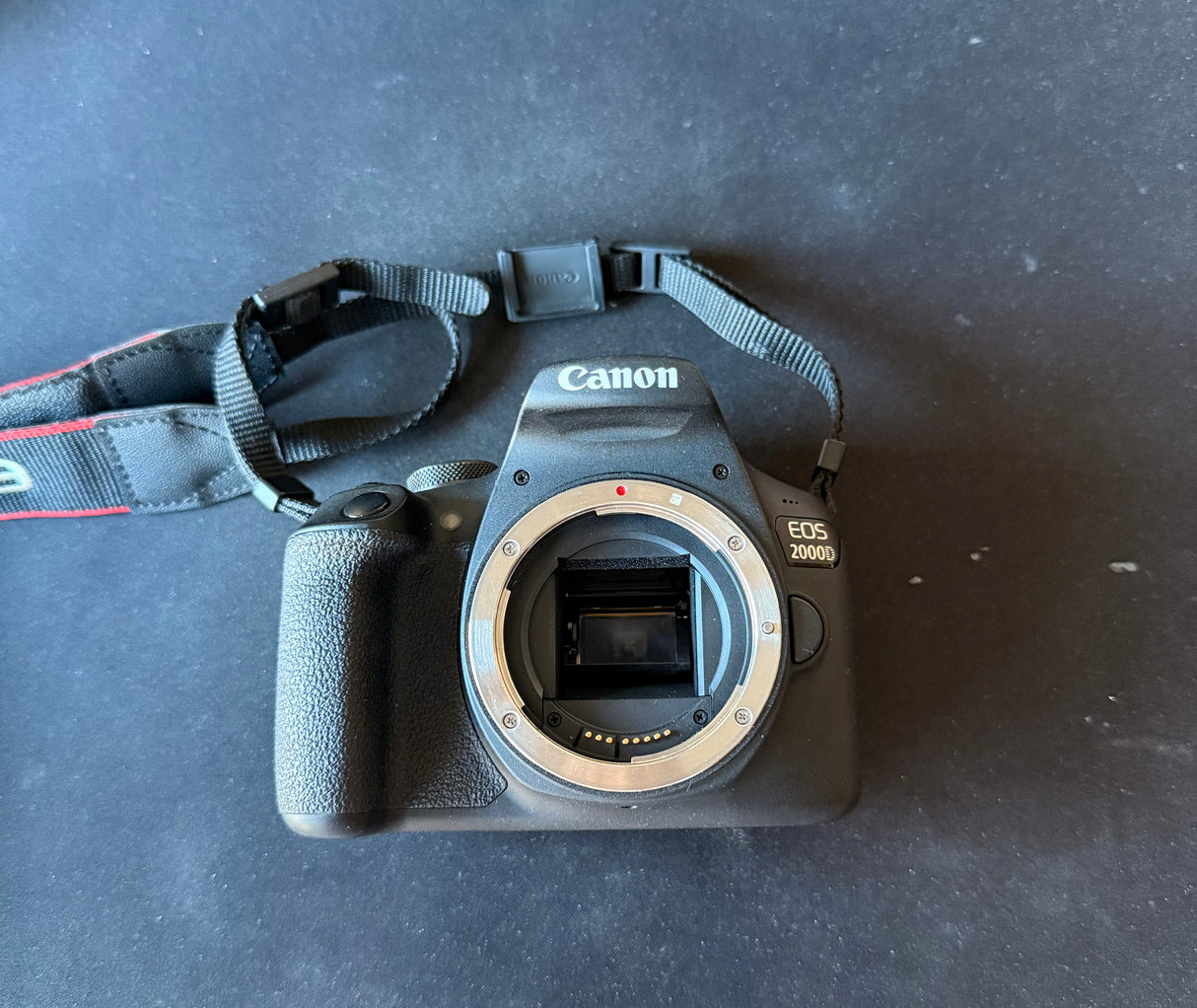 CanonEOS 2000dc941913e-72db-4e5d-a69f-b903cd09ce0b