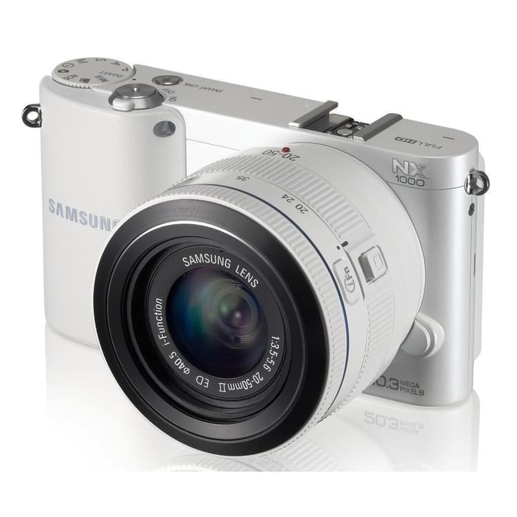 NX1000 - White + Samsung Samsung NX 20-50 mm f/3.5-5.6 ED f/3.5-5.6 · imagen principal