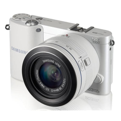 NX1000 - Branca + Samsung NX 20-50 mm f/3.5-5.6 ED f/3.5-5.6