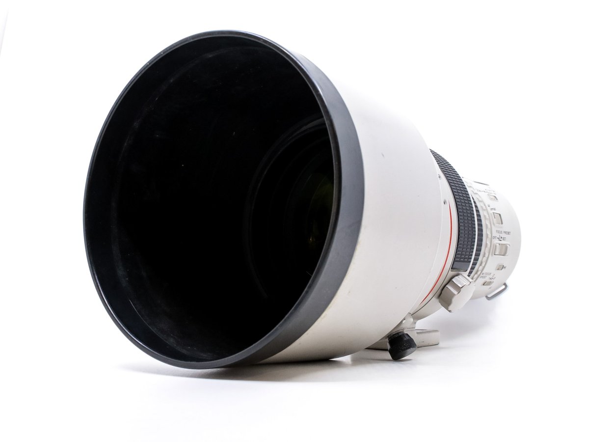 Canon EF 200mm f/1.8 L USM · imagem principal