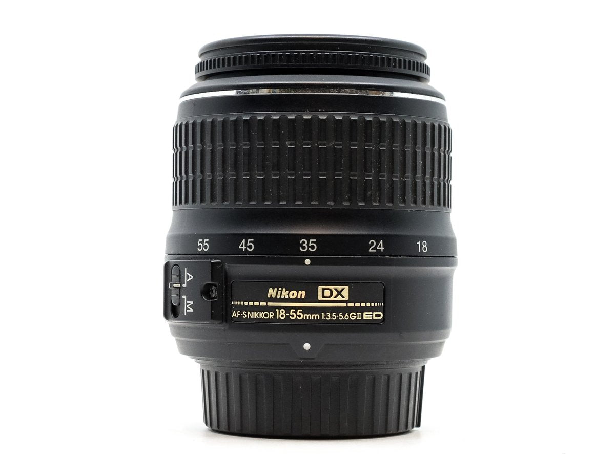 Nikon AF-S DX Nikkor 18-55mm f/3.5-5.6G ED II · imagem principal