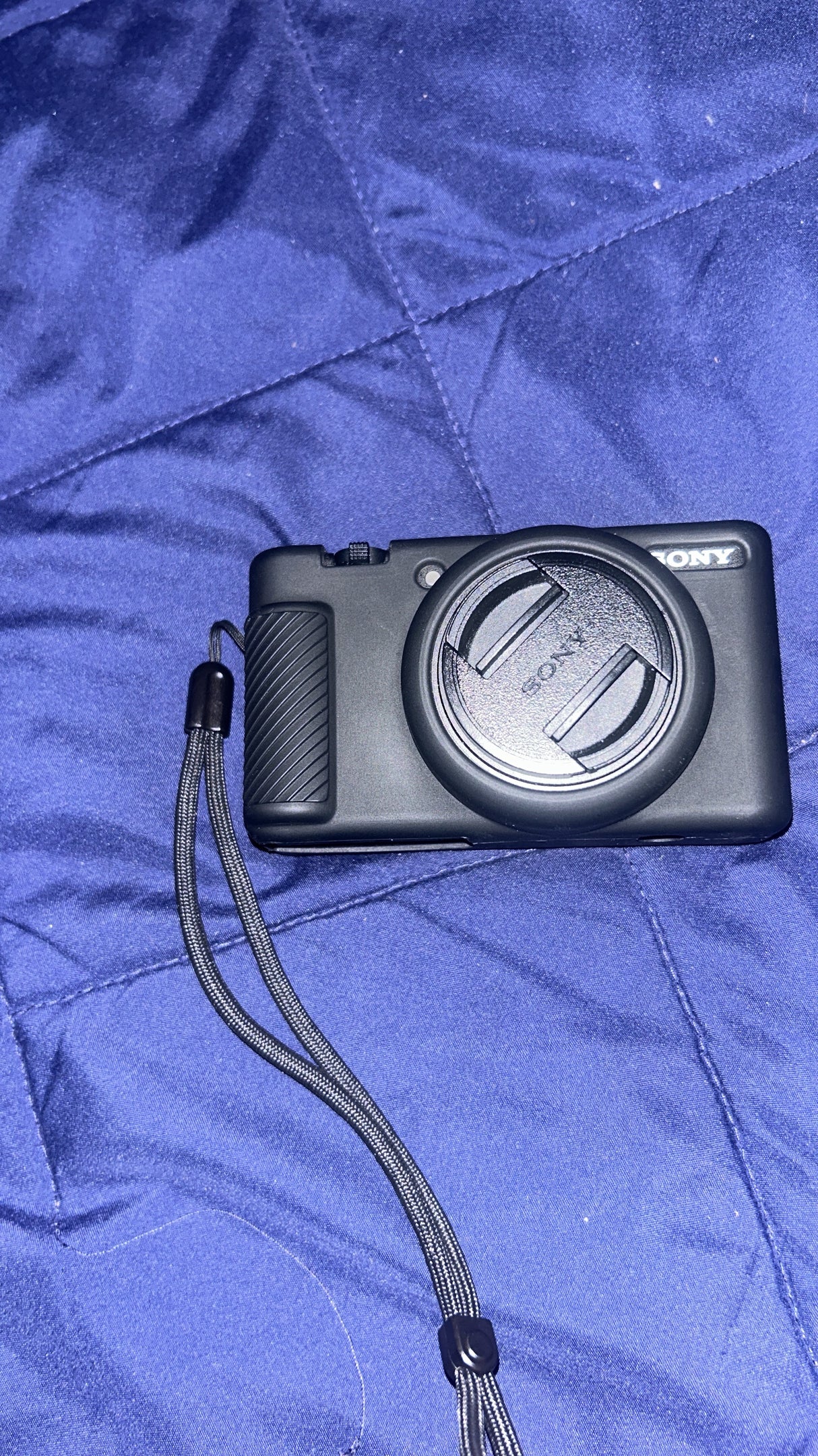 SonyZv 1f11561575-c26d-4c00-9a16-5117ffd18d2e