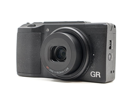 **Ricoh GR II**