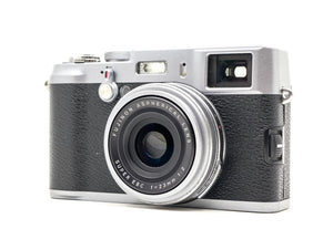 Fujifilm X100 - segunda mano - excelente estado - foto principal - SKU 3788273 - Camera Market