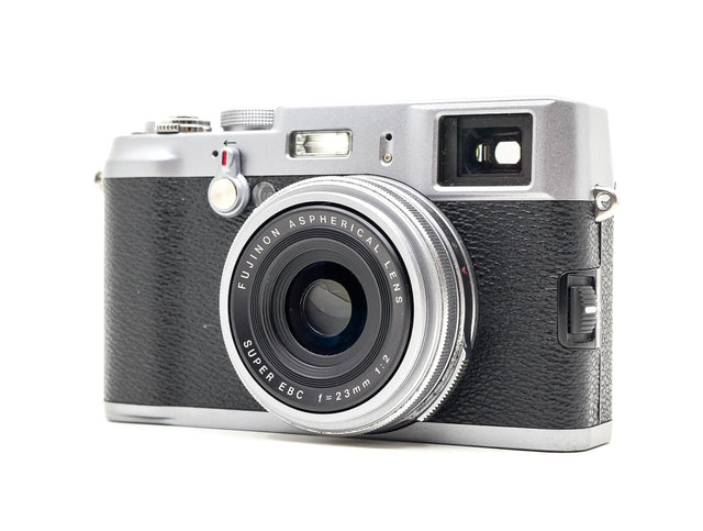 Fujifilm X100 - segunda mano - excelente estado - foto principal - SKU 3788273 - Camera Market