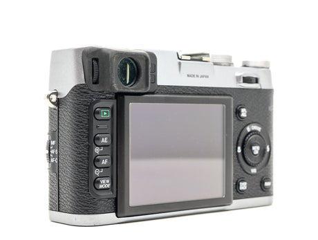 Fujifilm X100 - segunda mano - excelente estado - detalle 3 de 4 - SKU 3794769 - Camera Market