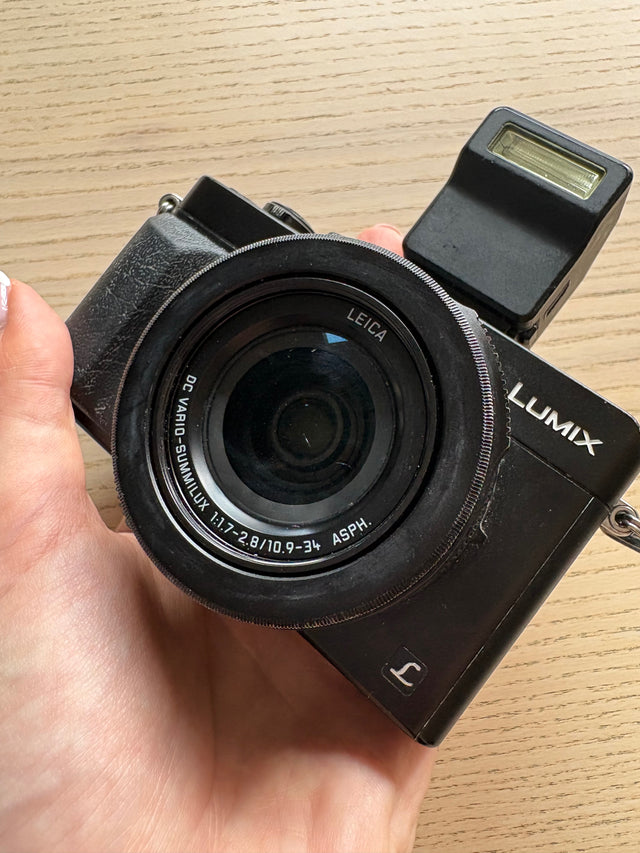 PanasonicDMC LX-1003c52a139-e55c-45e7-b01c-6a20f84f2581