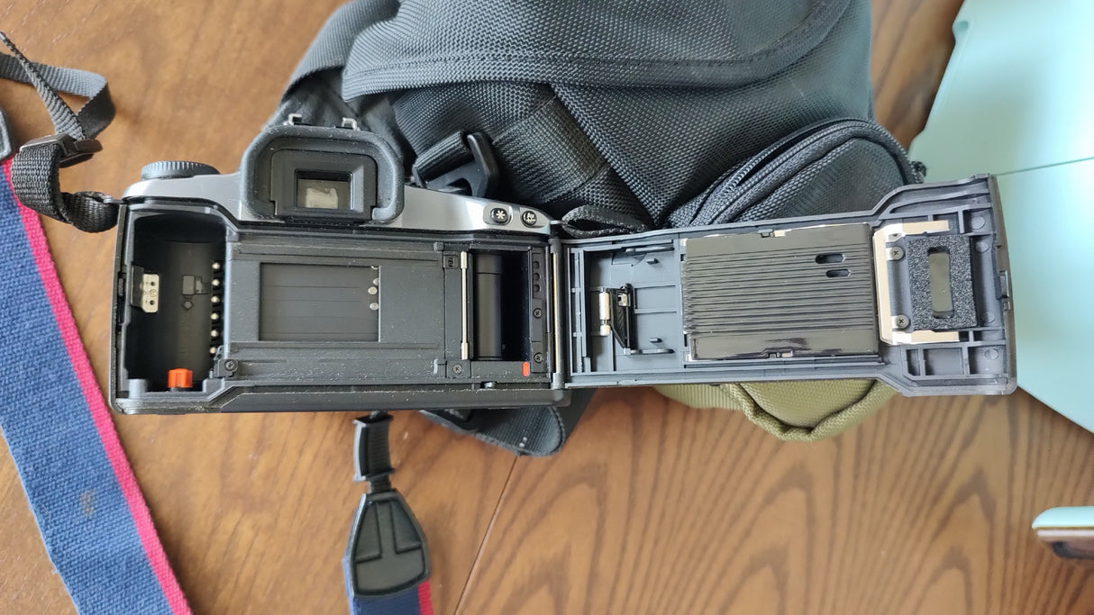 CanonRebel GIIc01b5778-4e5f-49e8-b122-cf266ab0f63e