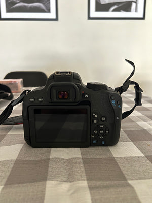 Canon Canon EOS 800Df16ecdf4-91a2-4611-8741-6a8be1c8cc51