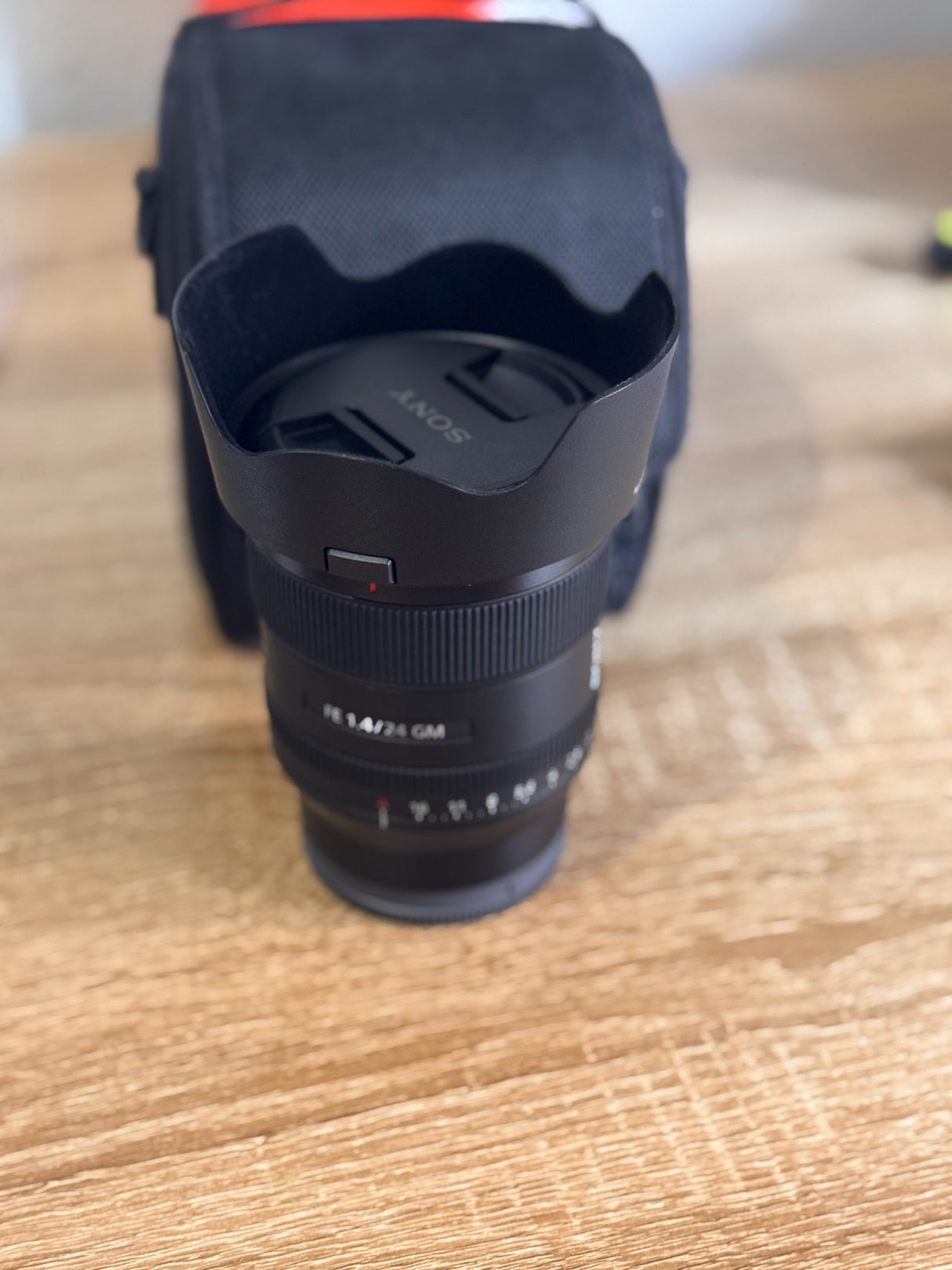 SONYSEL24F14GM52c3ee3c-f2c0-49ec-bbb3-a8590d2156fc