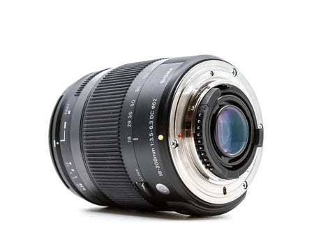 Sigma 18-200mm f/3.5-6.3 DC Macro OS HSM Contemporary - Montagem Nikon