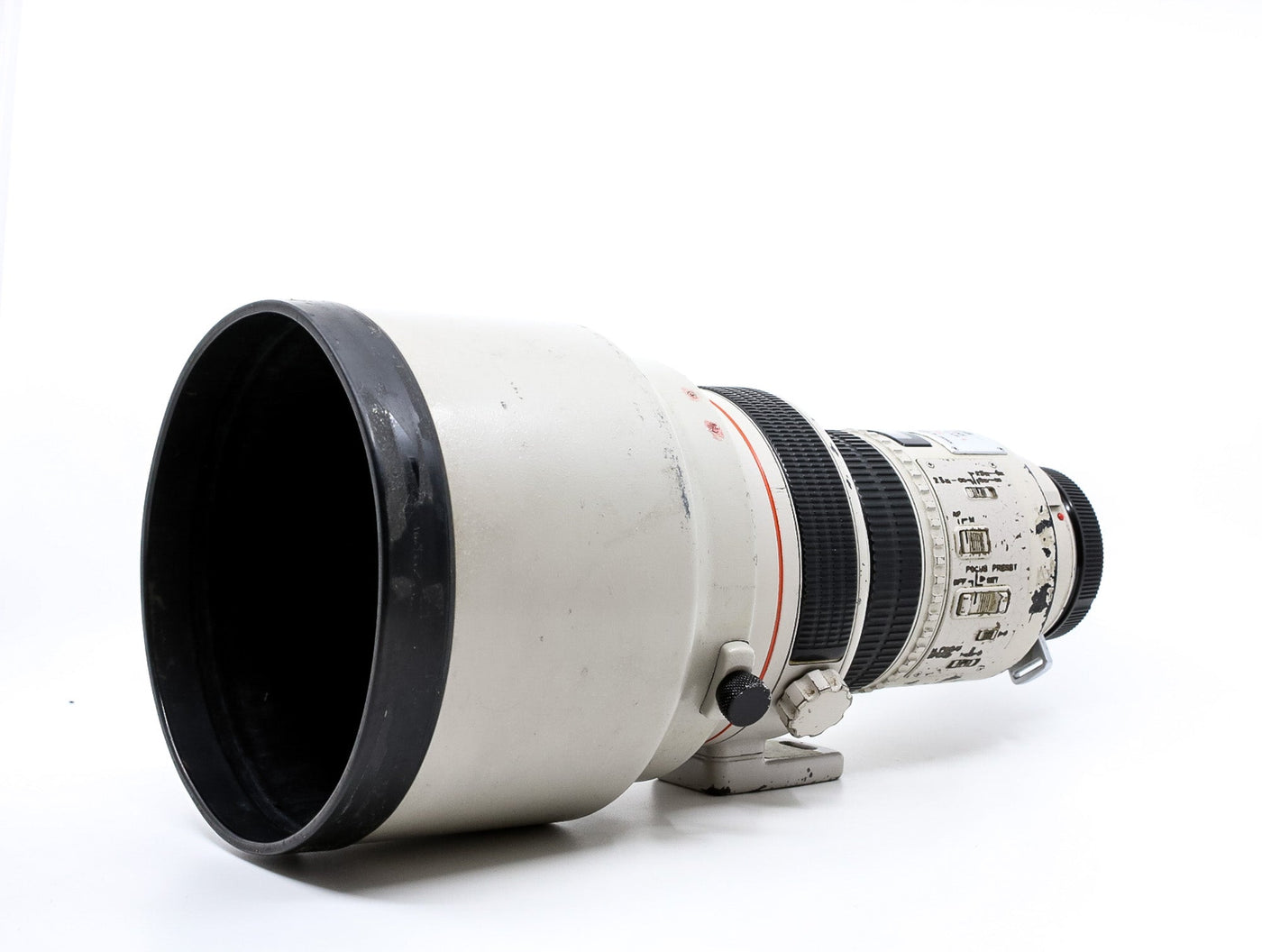 Canon EF 200mm f/1.8 L USM · imagem principal