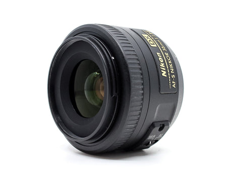 Nikon AF-S DX Nikkor 35mm f/1.8G - segunda mano - excelente estado - detalle 2 de 3 - SKU 3794230 - Camera Market