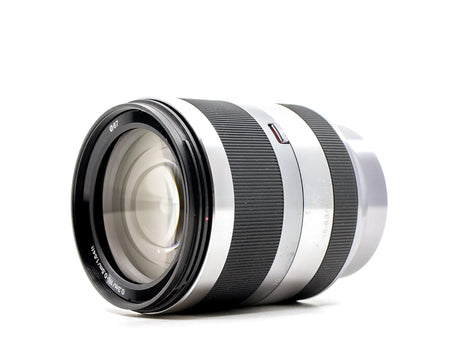 Sony E 18-200mm f/3.5-6.3 OSS