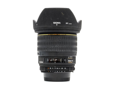 Sigma 28mm f/1.8 EX DG Macro - Montagem Nikon