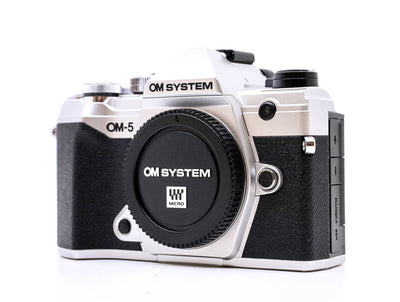 Here is the translation for the SEO context:

**OM SYSTEM OM-5**