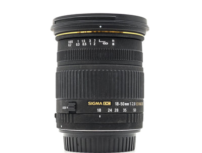 Sigma 18-50mm f/2.8 EX DC Macro - Montagem Canon EF-S