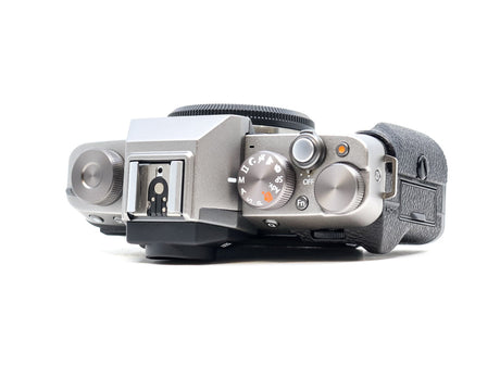 **Fujifilm X-T100**