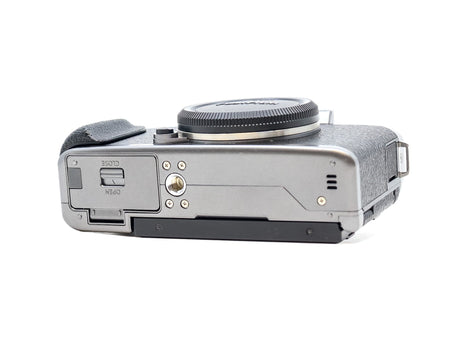 **Fujifilm X-T100**