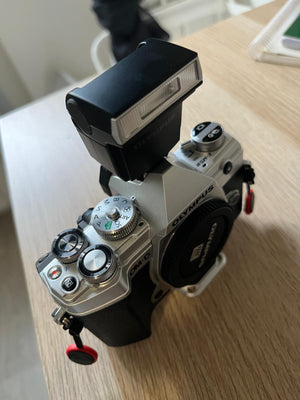 olympusom-d-em 5 mark III02c330e1-1f26-4a7a-a3a6-6e1a44cdf984