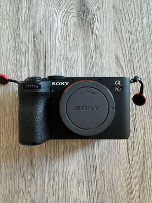 Sony A7CR7f795401-b3cb-4ba3-82bc-e44717acbb5b