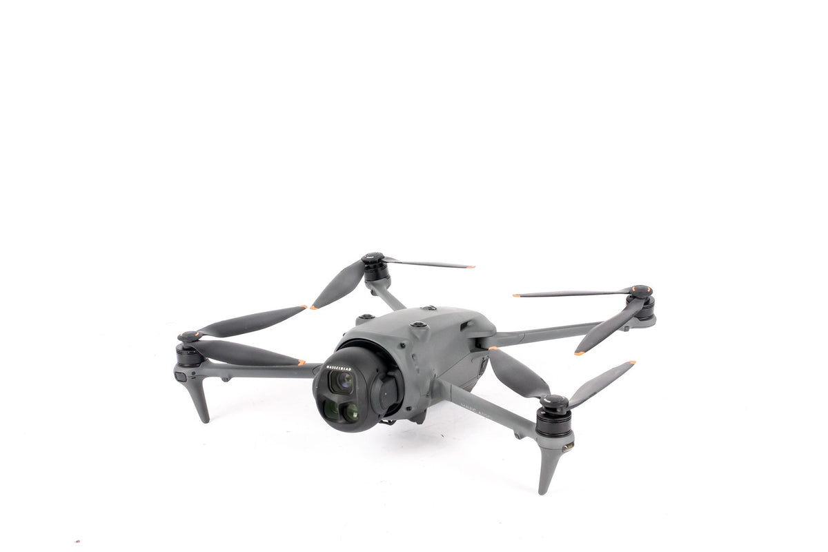 DJI Mavic 4 Pro Flymore Combo with RC 2 Controller · imagem principal