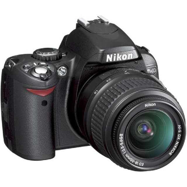 Réflex D40 - Negro + Nikon AF-S DX Nikkor 18-70mm f/3.5-4.5G IF-ED f/3.5-4.5 · imagen principal