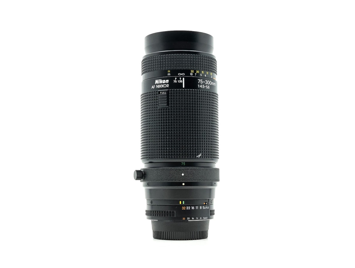 Nikon AF Nikkor 75-300mm f/4.5-5.6 · imagem principal