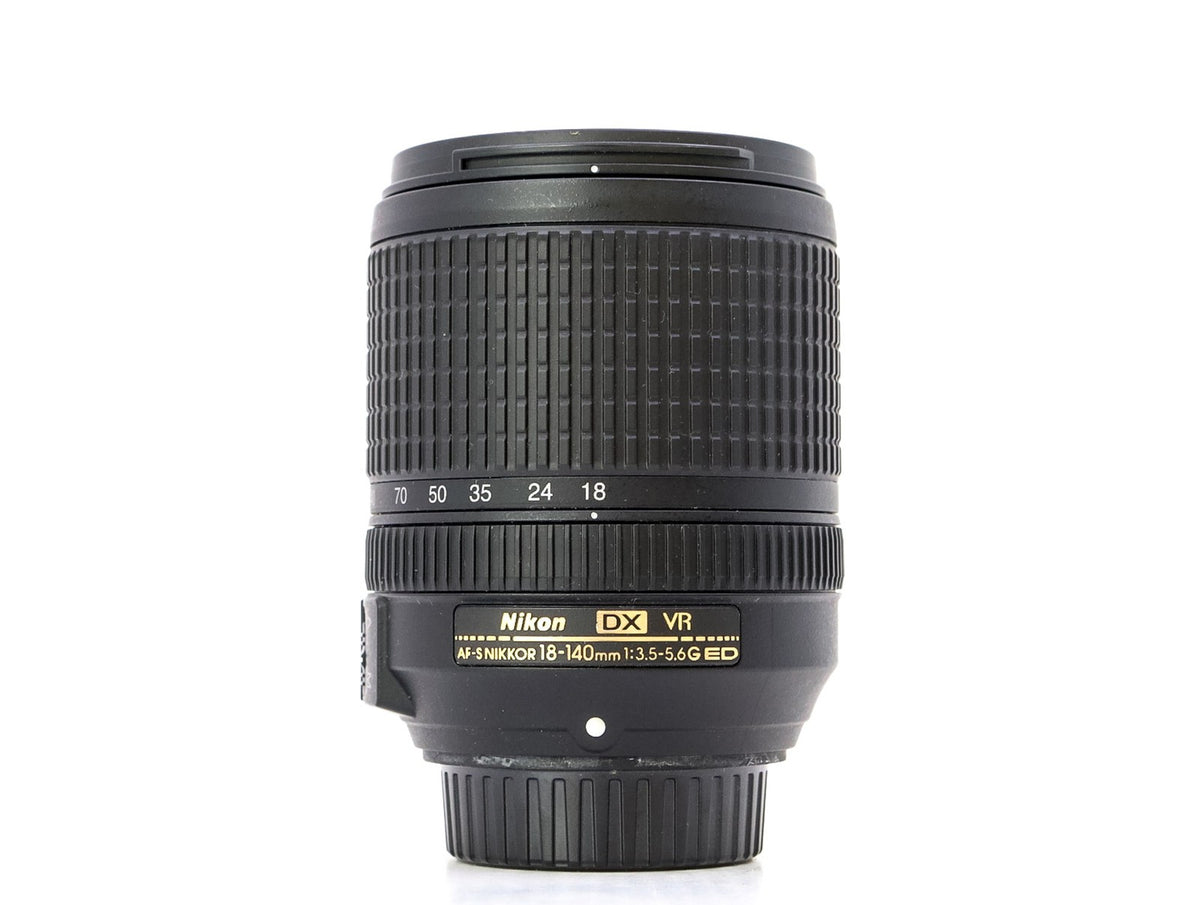 Nikon AF-S DX Nikkor 18-140mm f/3.5-5.6G ED VR · imagem principal