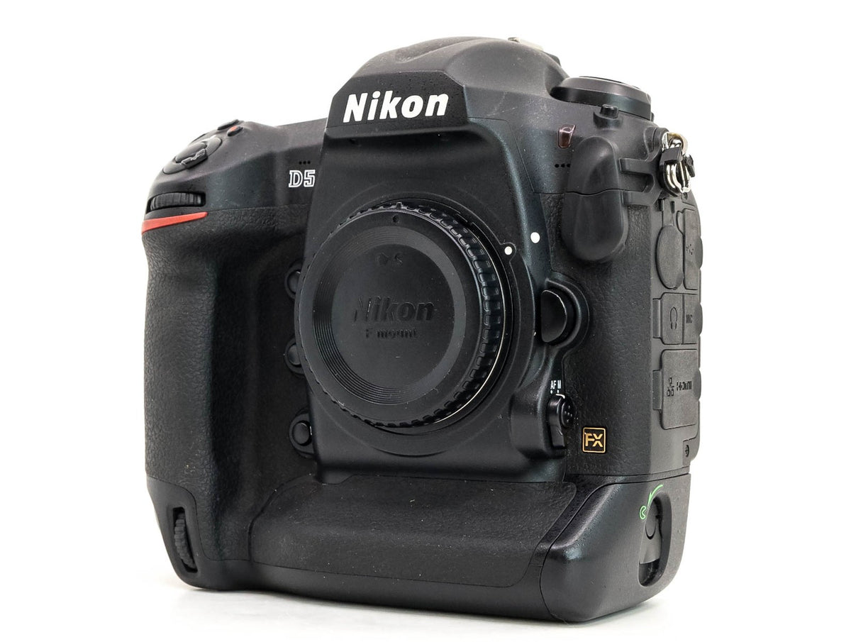 Nikon D5 (Dual CF) · imagem principal