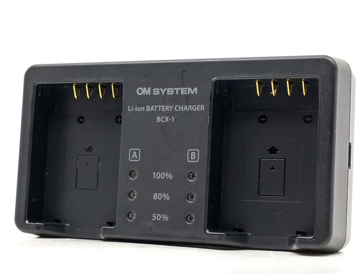 OM SYSTEM BCX-1 Charger · imagem principal
