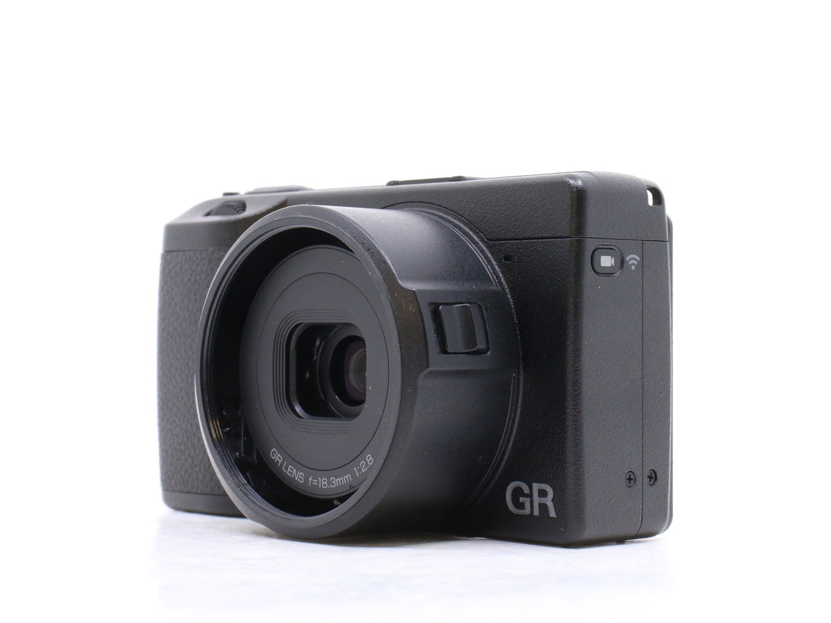 Ricoh GR III HDF · imagem principal