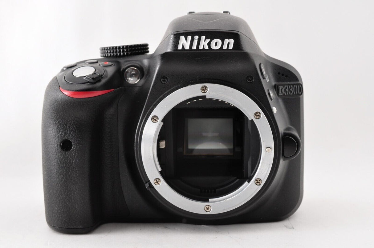 Nikon D3300 24,1 MP DSLR AF-S DX 18-55 mm f/3,5-5,6 G ED II